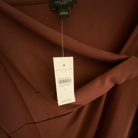 Ann Taylor Factory NWT Brown long sleeve shirt - Picture 2 of 3